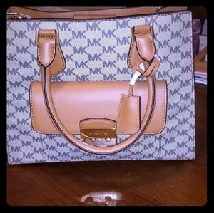 Authentic Michael Kors pocketbook